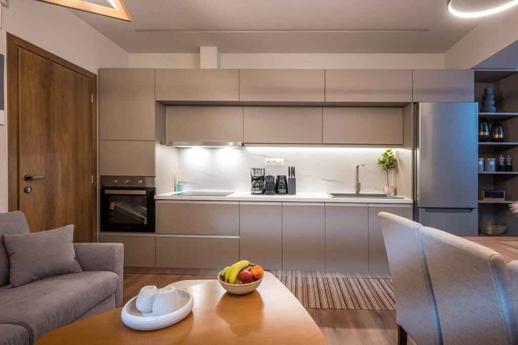 Amalia'S Luxury Apartment 2 伊拉克利翁 外观 照片