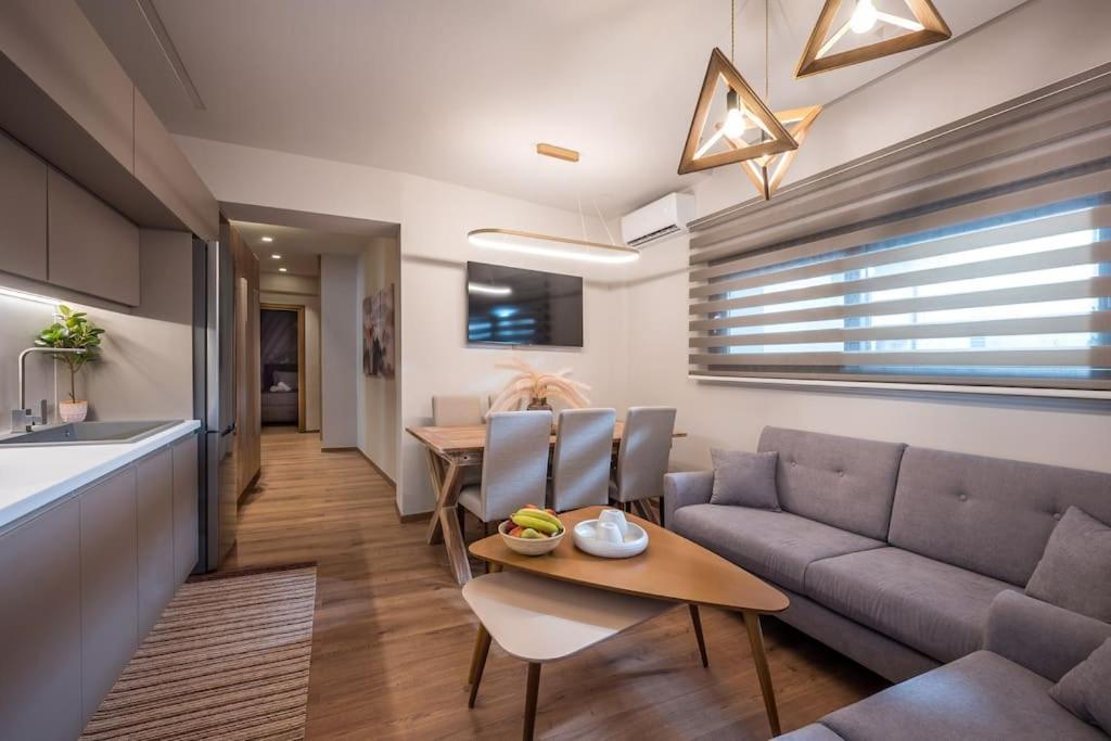 Amalia'S Luxury Apartment 2 伊拉克利翁 外观 照片